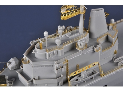 French Navy Helicopter Cruiser Jeanne D'arc (2008) - zdjęcie 6