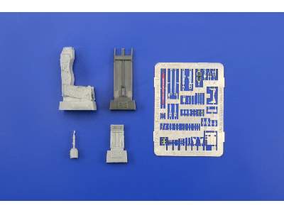 F-16 early seat 1/48 - Tamiya - żywica i blaszki - zdjęcie 9