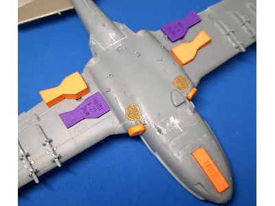 Cessna A-37 Dragonfly - Wheel Bay Plugs (For Trumpeter Kits) - zdjęcie 2