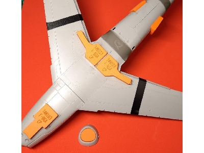 North American F-86 A - Wheel Bay Plugs (For Clear Prop Kits) - zdjęcie 2