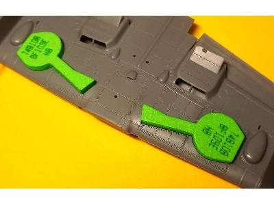 Messerschmitt Bf-109 E - Wheel Bay Plugs (For Hobby Boss Kits) - zdjęcie 2