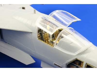  F-111 late seatbelts 1/48 - Hobby Boss - blaszki - zdjęcie 2