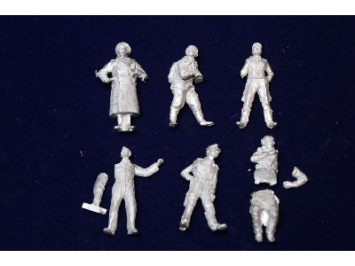 6 Figures Of The German Airforce - 4 Pilots, 1 Officer, 1 Mechanic - zdjęcie 1