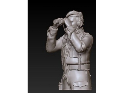 English Tank Crew Soldier Looking Through Binoculars - zdjęcie 1