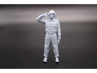 Bundeswehr Tank Crewmember Standing And Saluting - zdjęcie 1