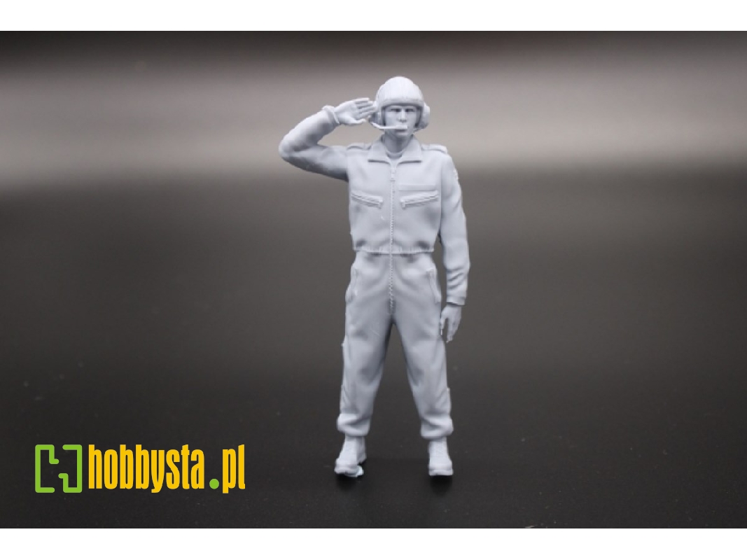 Bundeswehr Tank Crewmember Standing And Saluting - zdjęcie 1