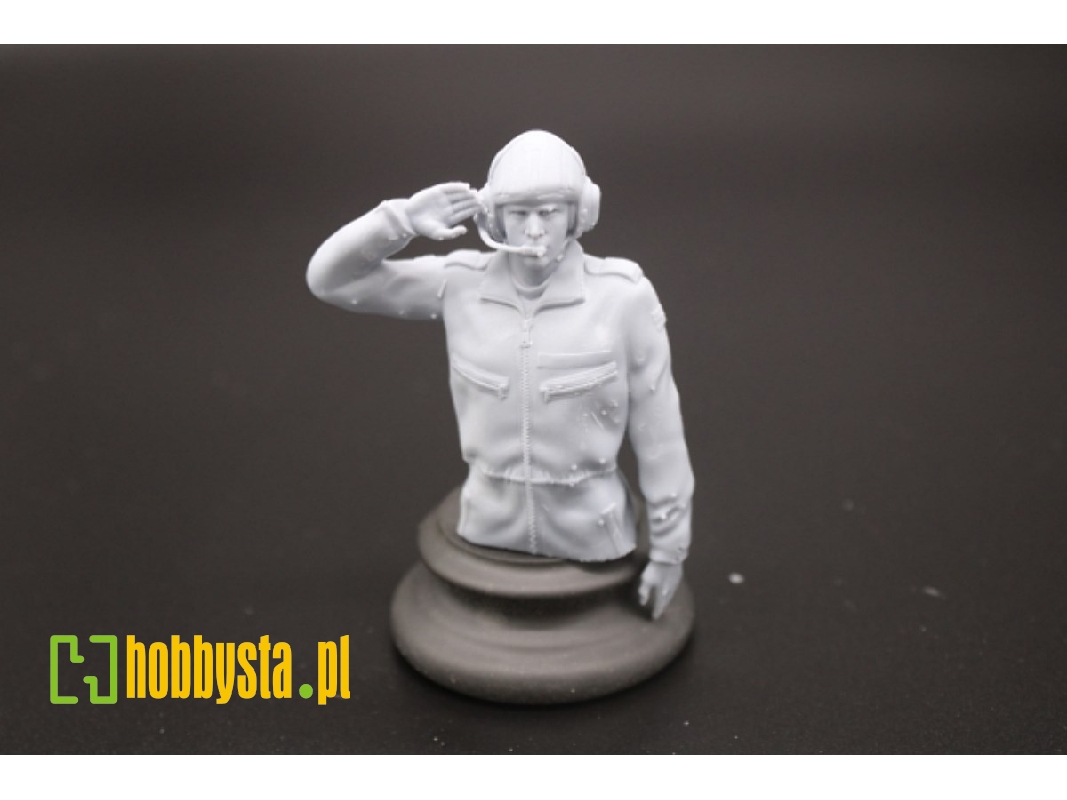 Bundeswehr Tank Crewmember Half-figure With Tank Helmet Saluting - zdjęcie 1