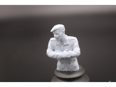 Bundeswehr Tank Crewmember Half-figure With Barret Hands Corsse In Front The Breast - zdjęcie 1