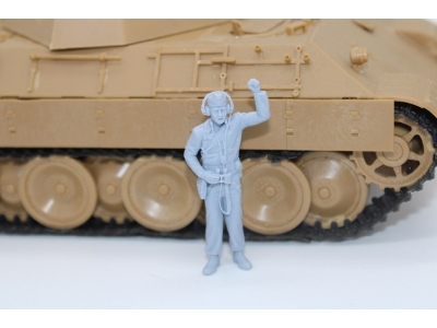 German Wwii Tank Commander Standing - zdjęcie 2