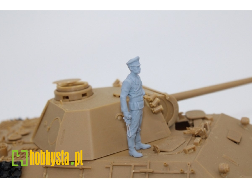 German Wwii Tank Officer Standing - zdjęcie 1