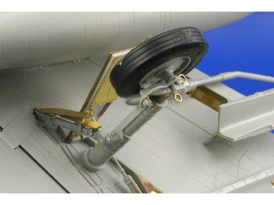  F-100D wheel wells and undercarriage 1/32 - Trumpeter - blaszki - zdjęcie 8