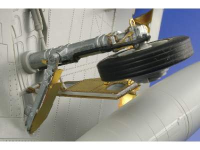  F-100D wheel wells and undercarriage 1/32 - Trumpeter - blaszki - zdjęcie 9