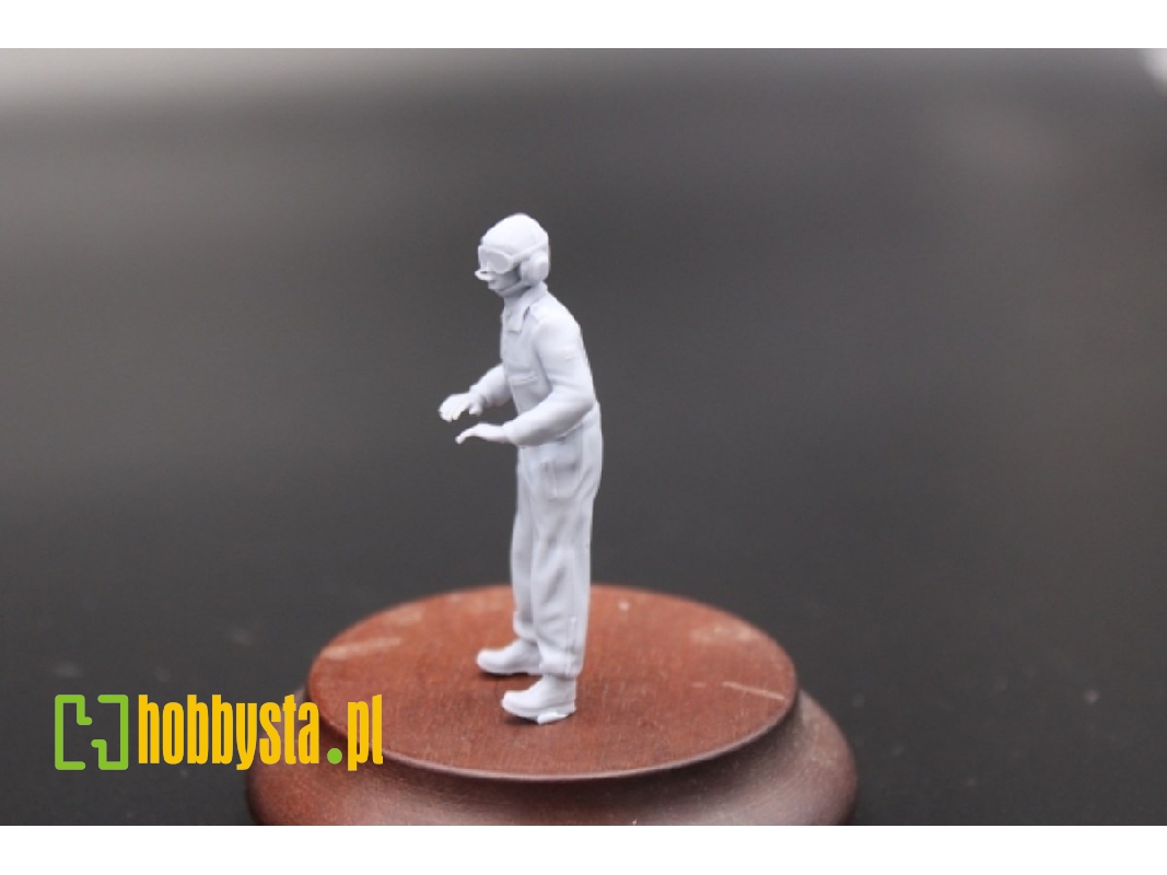 Bundeswehr Tank Crewmember Standing In The Turret With Tankhelmet And Decalsheet - zdjęcie 1