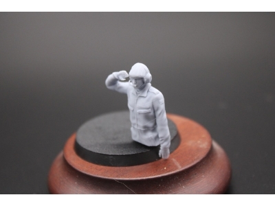 Bundeswehr Tank Crewmember Half-figure Saluting With Decalsheet - zdjęcie 1