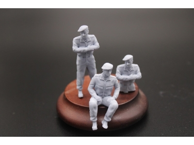 Bundeswehr Crewmembers For Marder (2 Figures, 1 Half-figure And Decalsheet) - zdjęcie 1