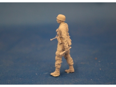 Paratroopers With Mp 40 And Hand Grenade - zdjęcie 2