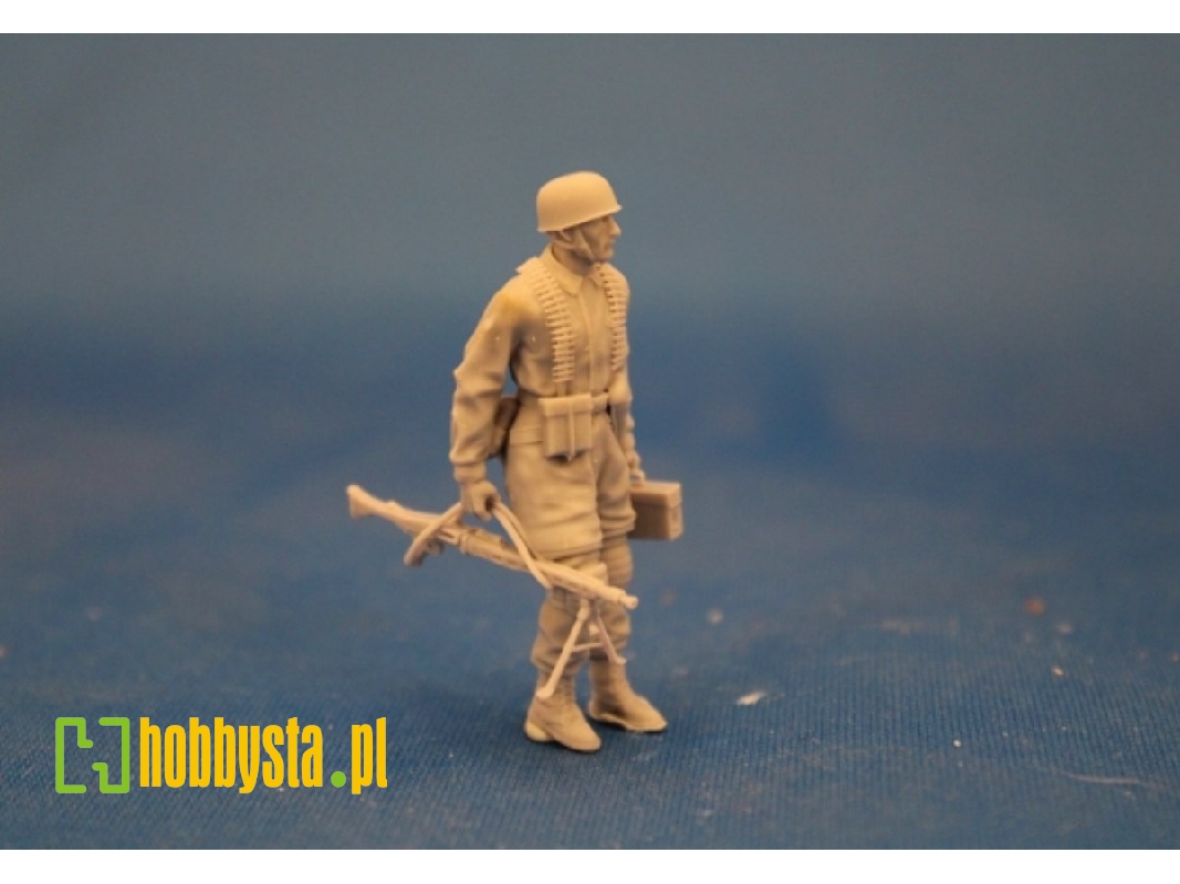 Paratroopers With Mg 42 And Mg Box - zdjęcie 1