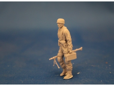 Paratroopers With Mg 42 And Mg Box - zdjęcie 2