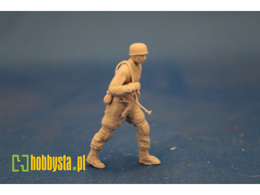 Paratrooper Corporal With Mp 40 - zdjęcie 1