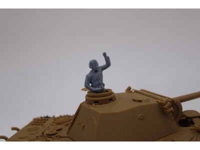 German Wwii Tank Commander With Headphones And Binocular - zdjęcie 2