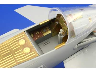  EF-2000 Typhoon Single Seater interior S. A. 1/32 - Trumpeter - - zdjęcie 4