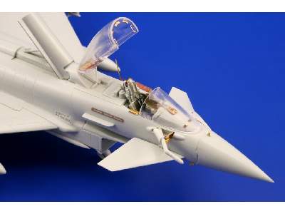  EF-2000 Typhoon Single Seater S. A. 1/72 - Revell - blaszki - zdjęcie 2