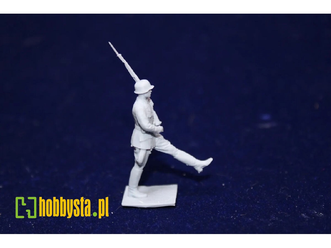 Lah In Goose Step - zdjęcie 1