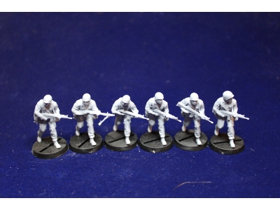 6 Early Bundeswehr Panzergrenadiers Attacking - zdjęcie 1