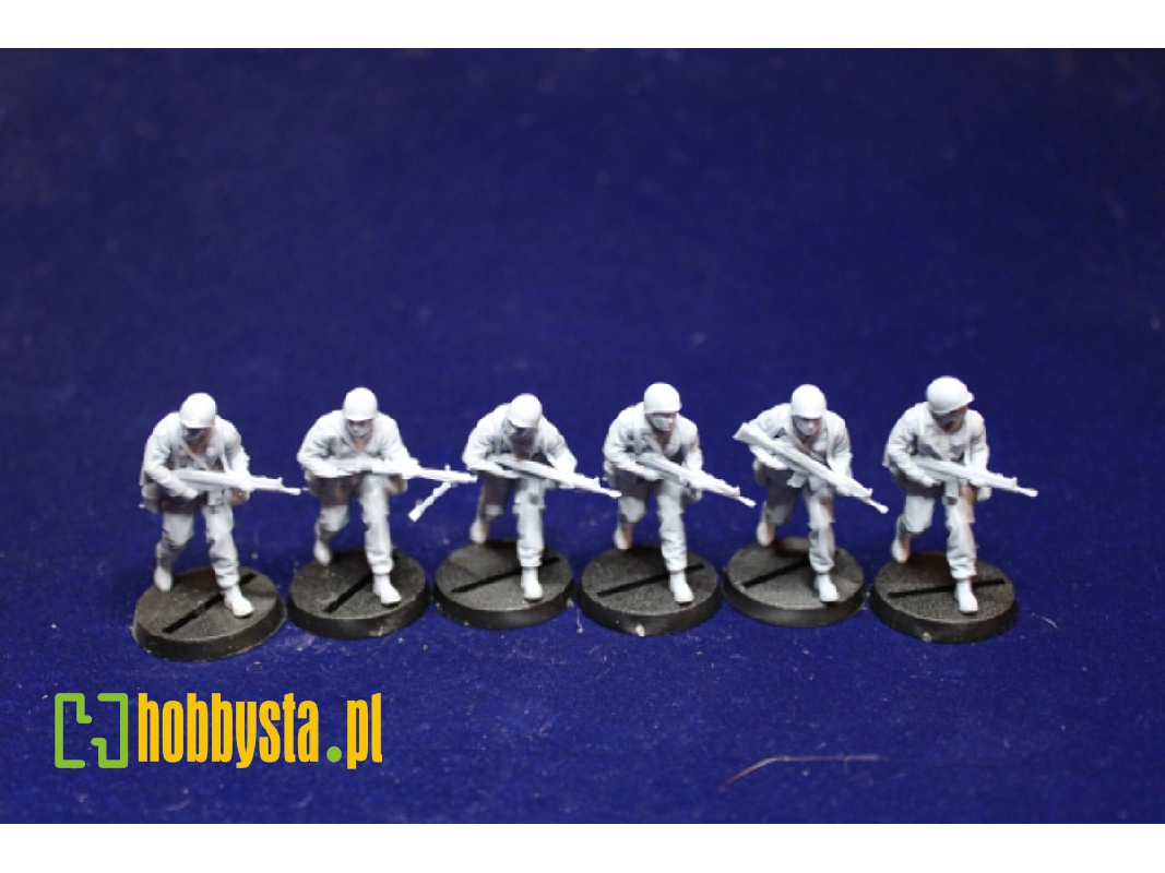 6 Early Bundeswehr Panzergrenadiers Attacking - zdjęcie 1