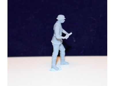 Luftwaffe Soldier With 2 Cm Magazine - zdjęcie 2 Luftwaffe Soldier With 2 Cm Magazine - zdjęcie 2