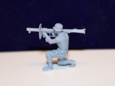 Wehrmacht PanzerjĂ¤ger Kneeling Shoots Panzerschreck - zdjÄ™cie 1