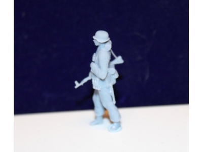 Waffen Ss Grenadier With Assault Rifle 44 - zdjęcie 3 Waffen Ss Grenadier With Assault Rifle 44 - zdjęcie 3