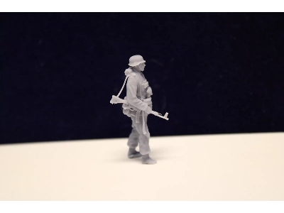 Waffen Ss Troops Marching (With Decals) - zdjęcie 6 Waffen Ss Troops Marching (With Decals) - zdjęcie 6