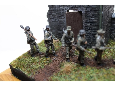 Waffen Ss Troops Marching (With Decals) - zdjęcie 9 Waffen Ss Troops Marching (With Decals) - zdjęcie 9
