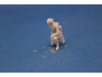 German Gunner For 7,5 Cm Pak 40 (Kneeing) - zdjęcie 1