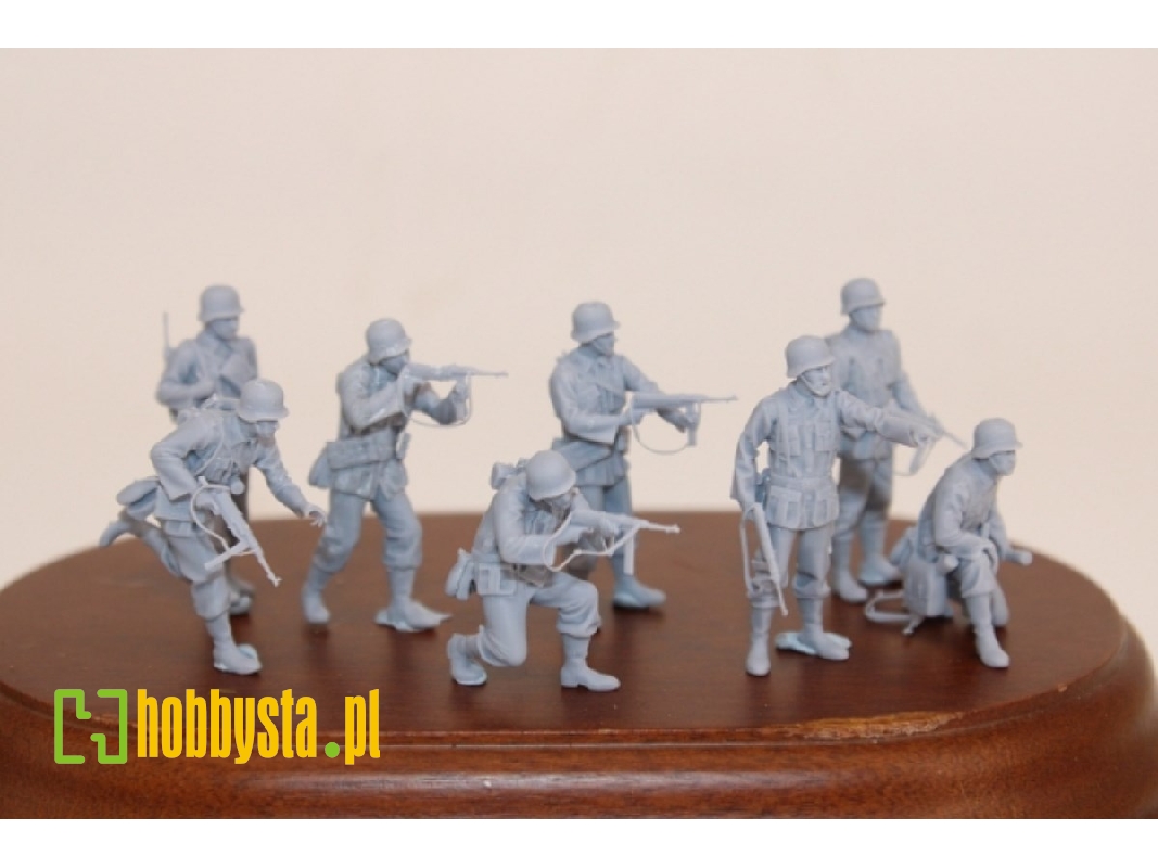 German Wwii Soldiers With Mp 40 Attacking (8 Figures) - zdjęcie 1