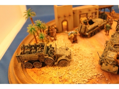 Dak Soldiers Sitting (9 Figures) - zdjęcie 1