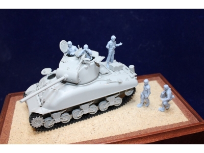 Us Tank Crew Refueling - zdjęcie 1