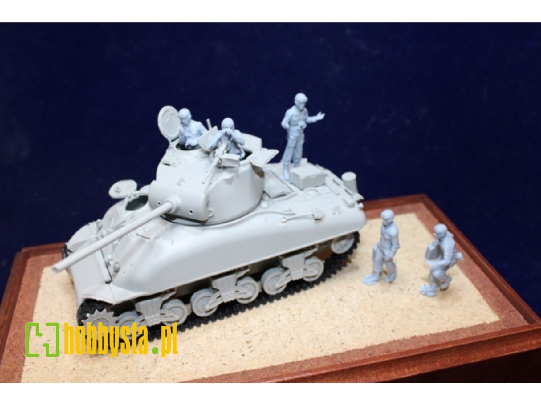 Us Tank Crew Refueling - zdjęcie 1