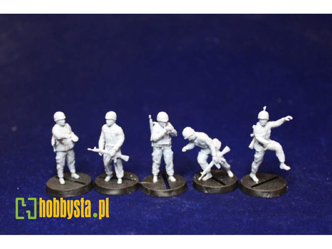 Early Bundeswehr Panzergrenadiers Leaving Vehicle (5 Figures) - zdjęcie 1 Early Bundeswehr Panzergrenadiers Leaving Vehicle (5 Figures) - zdjęcie 1