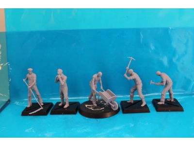 19 Workers And Accessories - zdjęcie 1