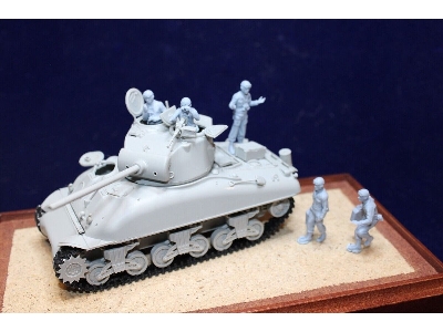 Us Tank Crew Refueling - zdjęcie 1