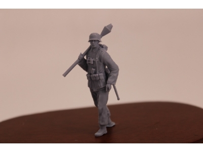 German Wwii Waffen Ss Grenadier With Panzerfaust - zdjęcie 1