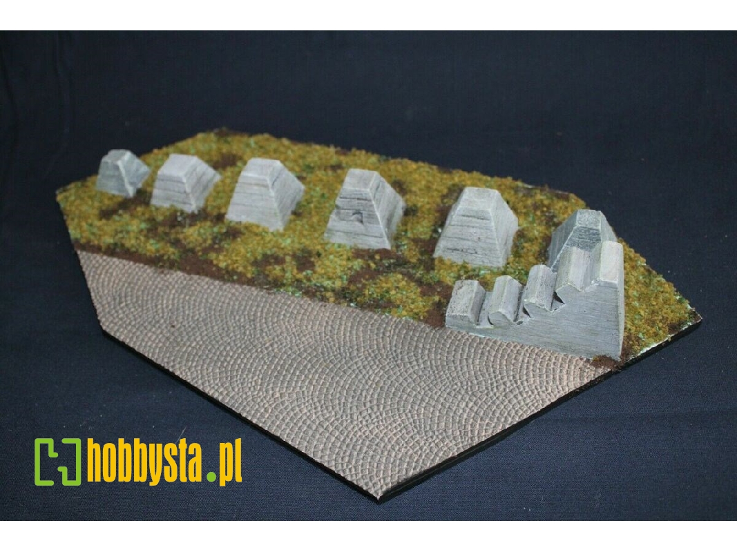 Siegfried Line Dragon's Teeth And Road Block - zdjęcie 1