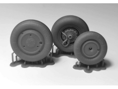 Su-22 M4 - Zestaw Kół - zdjęcie 1