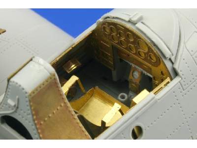  TBF-1 interior S. A. 1/48 - Hobby Boss - blaszki - zdjęcie 2