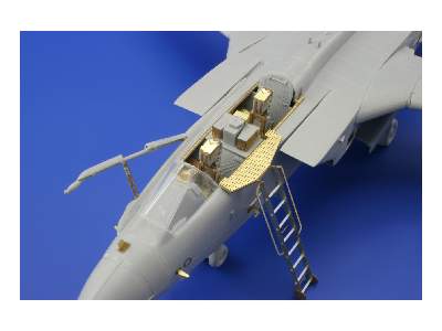  Tornado IDS interior S. A. 1/48 - Hobby Boss - blaszki - zdjęcie 2