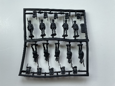 Napoleonic Hungarian Infantry (Marching - 40 Figures) - zdjęcie 4