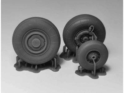 Su-27 Ubm - Zestaw Kół - zdjęcie 1