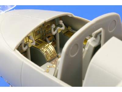  E-2C S. A. 1/48 - Kinetic - blaszki - zdjęcie 4